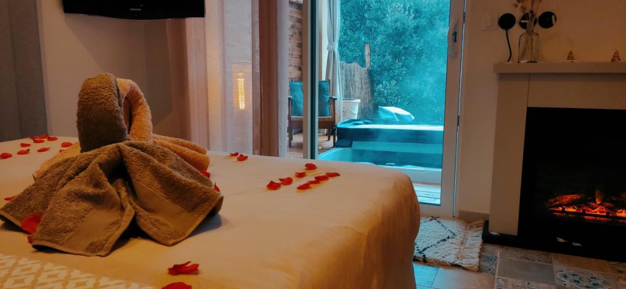 Magnifique petite villa avec jacuzzi l'attrape rêve Les Plantiers Exterior foto